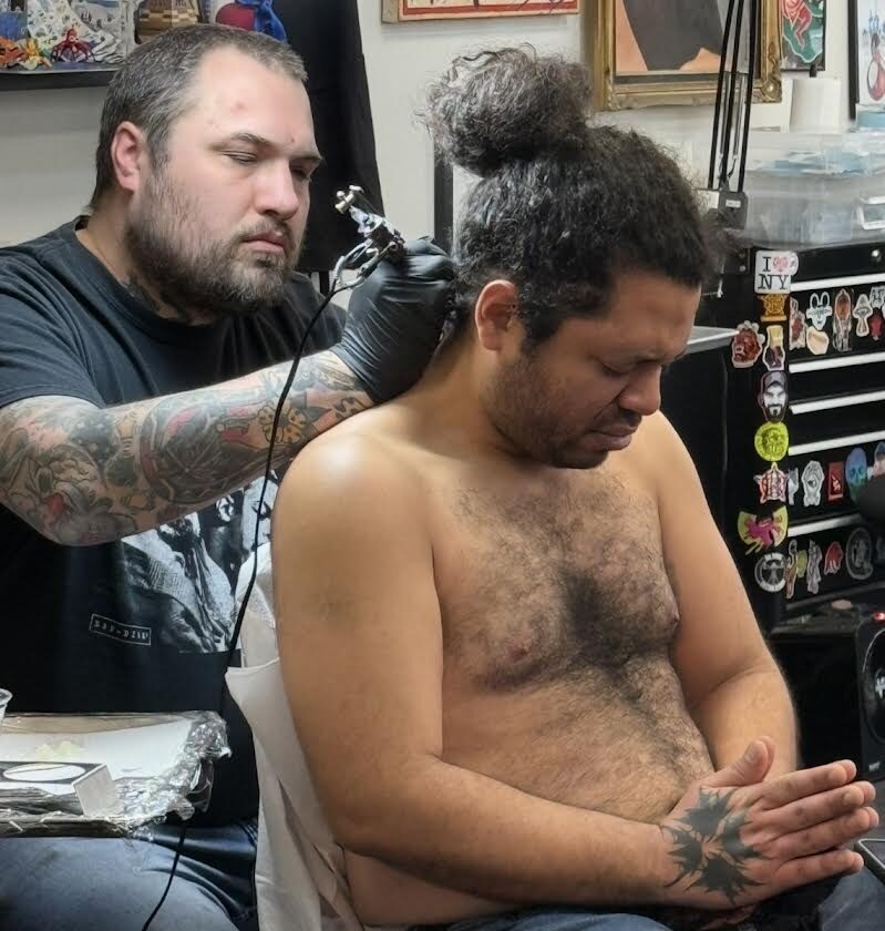 American traditional tattoo artist Matt Brodnax at Red Rocket Tattoo - NYC.